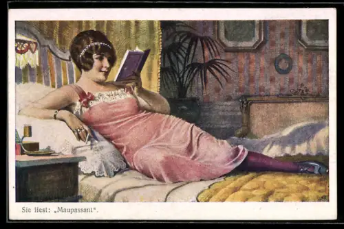 Künstler-AK Dame in Nachthemd liest Maupassant