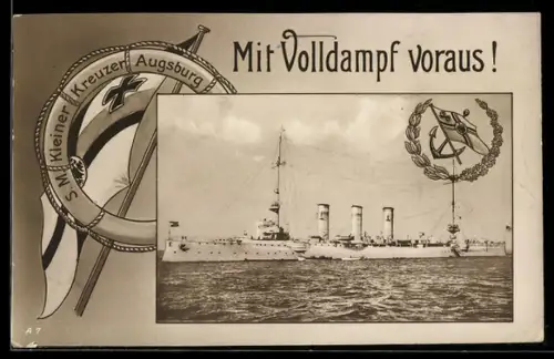 AK Kleiner Kreuzer Augsburg in Seitenansicht, Rettungsring und Reichskriegsflagge, Kriegsschiff
