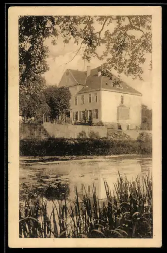 AK Neustadt /Rübenberge, Gutshaus in der Aussenansicht mit Flusspartie