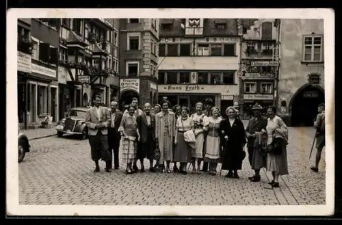 Foto-AK Lindau /Bodensee, Maximilianstrasse am Gasthaus zum Sünfzen