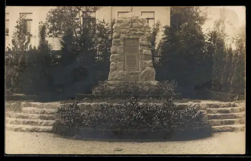 Foto-AK Oelsa /Rabenau, Blick auf das Kriegerdenkmal