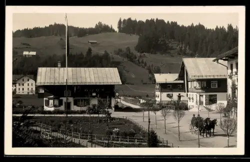 Foto-AK Kressbronn /Bodensee, Ortspartie gegen die Anhöhen