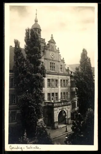 Foto-AK Leipzig, Gaudig-Schule in der Lumumbastrasse