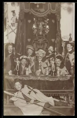 Foto-AK Nürnberg, Kostümfest der Apotherkerinnung als Hilligartsberger Ritterbund