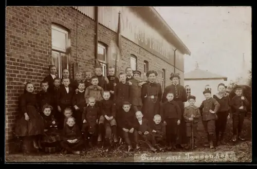 Foto-AK Hasenmoor, Partie Tannenhof, Kinder vor dem Haus