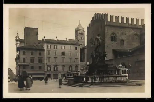 AK Bologna, Piazza Nettuno, Strassenbahn