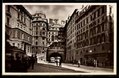 AK Genova, Galleria Vittorio Emanuele, Strassenbahn