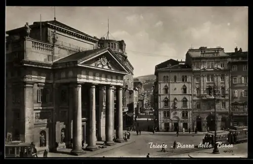 AK Trieste, Piazza della Borsa, Strassenbahn
