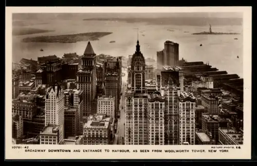 AK New York, Broadway Downtown and Entrance to Harbour as seen from Woolworth Building