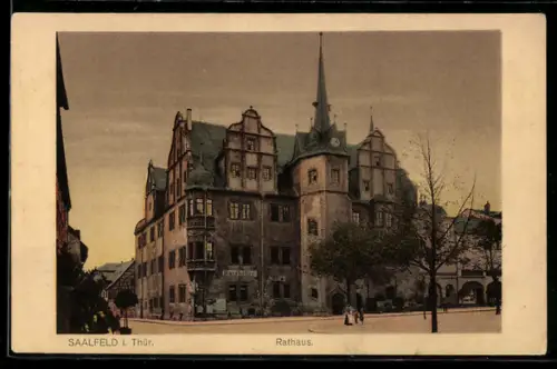 AK Saalfeld i. Thür., Rathaus mit Ratskeller-Eingang