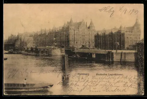 AK Hamburg, Freihafen-Lagerhäuser vom Wasser aus