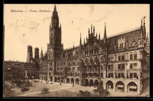 AK München, Neues Rathaus mit Platz, Brunnen, Strassenbahn