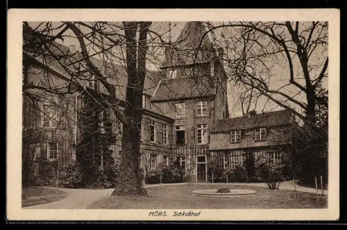AK Moers, Im Schlosshof
