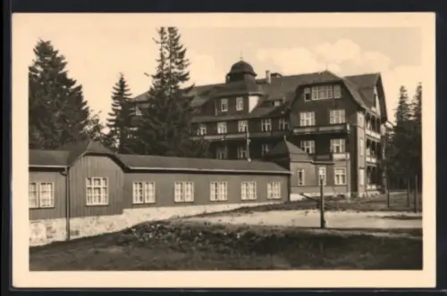 AK Oberhof /Thür., VDK-Erholungsheim, Hauptgebäude, Gartenseite