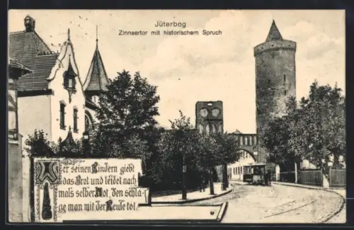 AK Jüterbog, Zinnaertor mit historischem Spruch, Strassenbahn