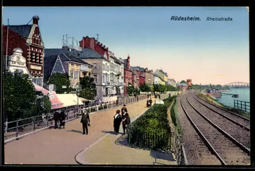 AK Rüdesheim / Rhein, Rheinstrasse, Bahngleise, Rheinpromenade