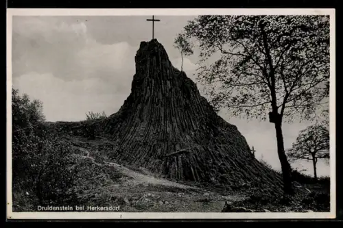 AK Herkersdorf, Druidenstein mit Kreuz