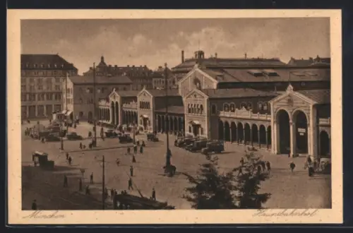 AK München, Hauptbahnhof mit Passanten, Strassenbahn