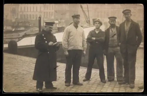Foto-AK Fischer im Hafen