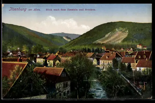 AK Ilsenburg am Harz, Ortsansicht mit Ilsestein und Brocken