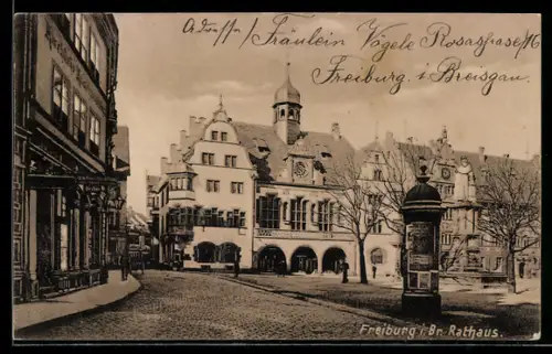 AK Freiburg i. Br., Rathaus, Strasse, Litfasssäule