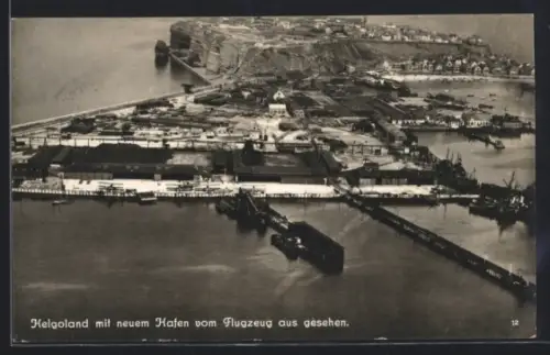 AK Helgoland, Küstenpartie mit neuem Hafen, Fliegeraufnahme