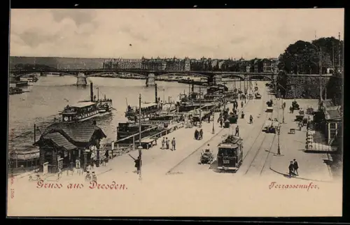 AK Dresden, Terrassenufer mit Brücke, Dampfer, Strassenbahn