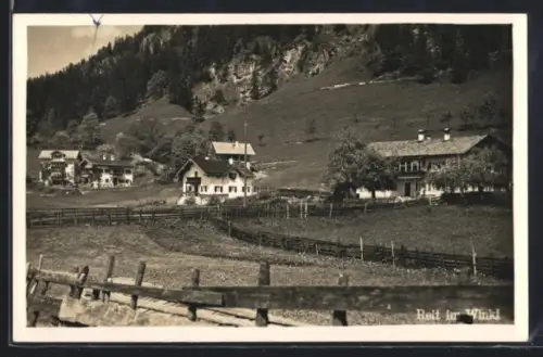 AK Reit im Winkl, Bauernhäuser und Landschaft am Berghang