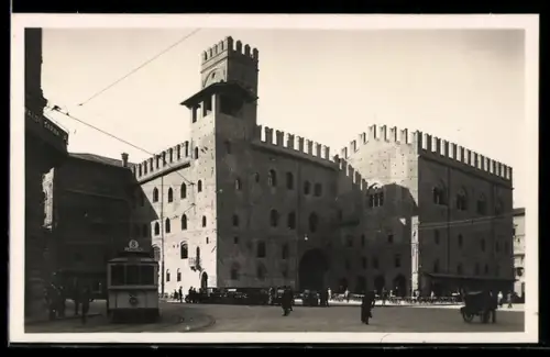 AK Bologna, Palazzo di Re Enzo, Strassenbahn
