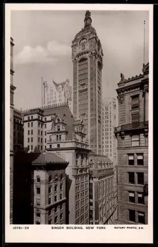 AK New York, NY, Singer Building amongst other buildings