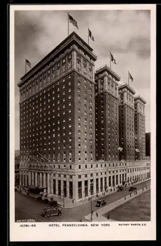 AK New York, NY, View of the Hotel Pennsylvania