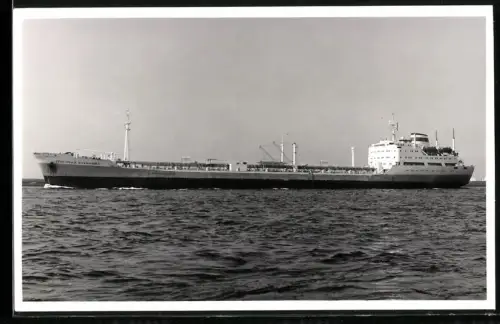 Fotografie Sowjetisches Tankschiff Grigori Achkanov von 1965 in Fahrt