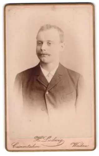 Fotografie H. Ludwig, Crimmitschau, Lindenstrasse, Porträt eines Herrn