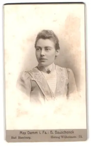 Fotografie Max Damm Fa. Bauschenek, Bad Harzburg, Herzog Wilhelmstrasse 73, Portrait einer jungen Frau