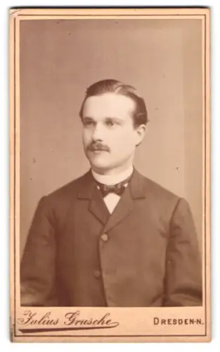 Fotografie Julius Grusche, Dresden, Bautzenerstrasse 39, Porträt eines Herrn