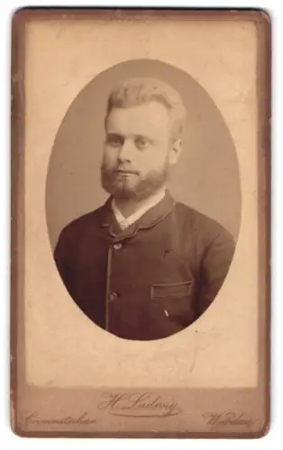 Fotografie H. Ludwig, Crimmitschau, Thieme Str. 73, Porträt eines Mannes