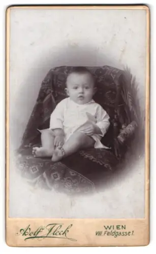 Fotografie Adolf Fleck, Wien, Feldgasse 1, Porträt eines Kleinkinds