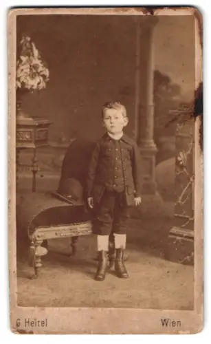 Fotografie G. Heitel, Wien, Landstrasse Hauptstrasse 64, Porträt eines jungen Jungen