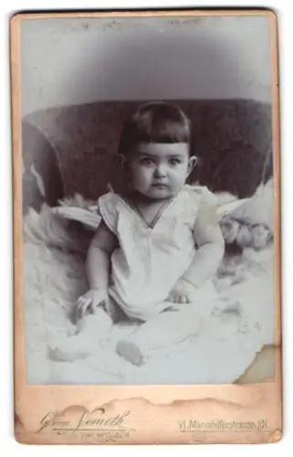 Fotografie G. von Nemeth, Wien, Mariahilferstrasse 101, Porträt eines Kleinkinds