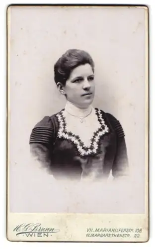 Fotografie N. G. Brunn, Wien, Mariahilferstr. 108, Porträt einer Frau