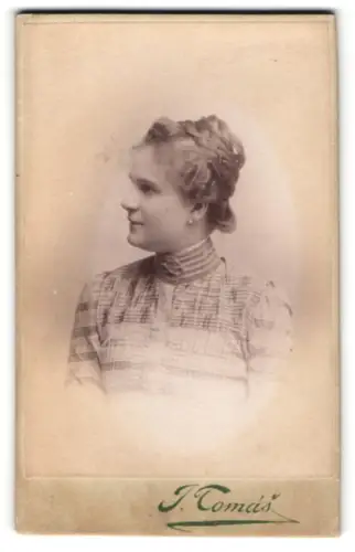 Fotografie J. Tomás, Prag, Wenzelsplatz 785-II, Porträt einer jungen Frau