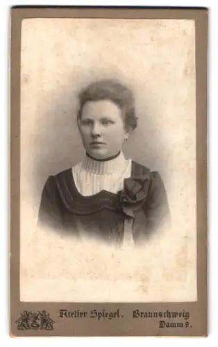 Fotografie Atelier Spiegel, Braunschweig, Damm 9, Porträt einer jungen Frau