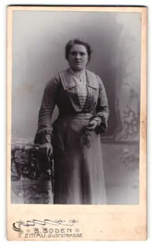 Fotografie R. Boden, Zittau, Juststrasse 2, Porträt einer Dame
