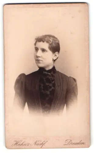 Fotografie Hahn`s Nachf., Dresden, Waisenhaus-Str. 30, Porträt einer Dame