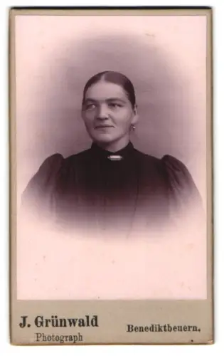 Fotografie J. Grünwald, Benediktbeuern, Porträt einer Frau