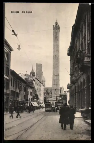 AK Bologna, Via Rizzoli, Torre, Strassenbahn
