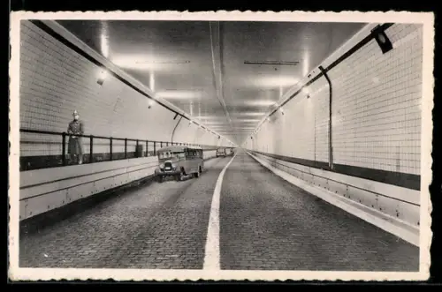 AK Antwerpen, Innenansicht des Autotunnels, Lastkraftwagen