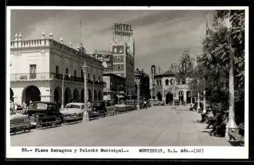 AK Monterrey, Plaza Zaragoza y Palacio Municipal