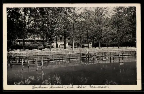 AK Berlin-Wannsee, Gasthaus Moorlake, Inhaber Alfred Braumann, Ansicht vom Wasser aus