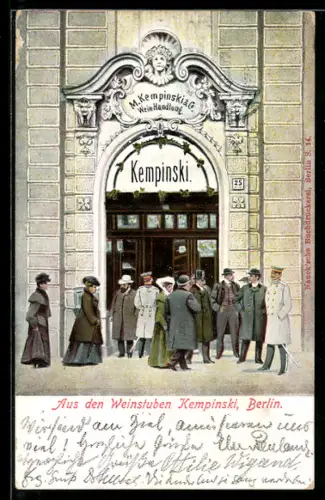 AK Berlin, Weinstuben Kempinski, Eingang mit kleiner Versammlung, Soldaten